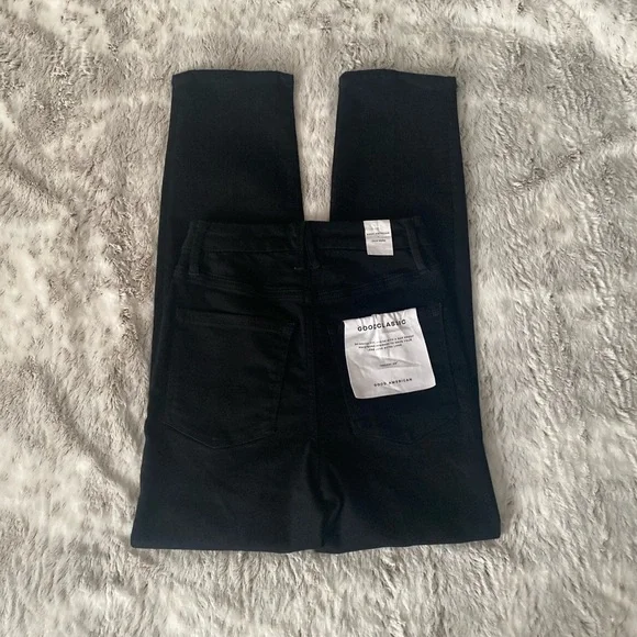 Good American High Rise Straight Leg JeansGood American Good Classic Jeans